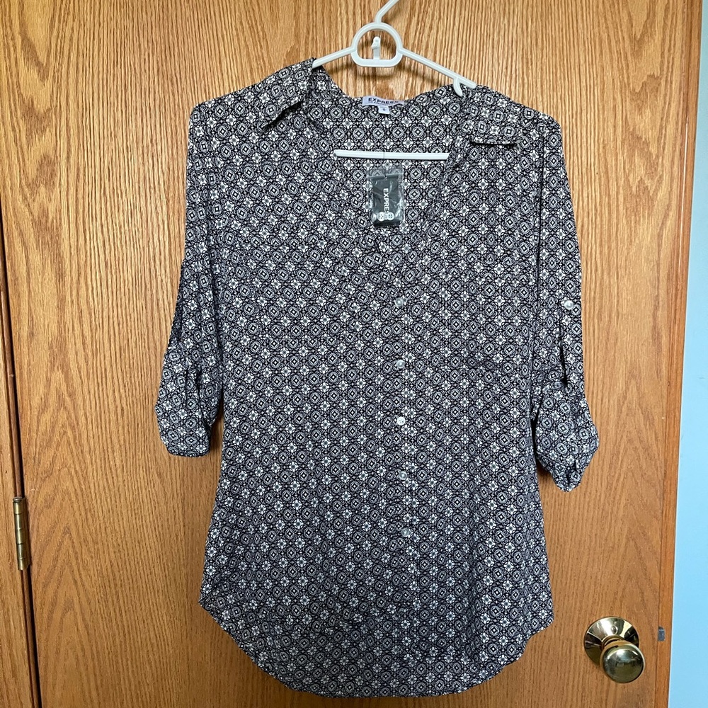 Women’s Express dress shirt.  NWT size M